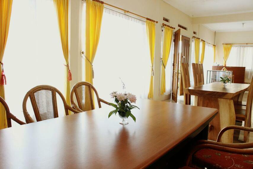 Amerta Giri Guest House Wonosobo Kültér fotó