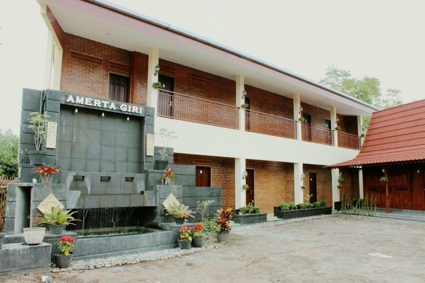 Amerta Giri Guest House Wonosobo Kültér fotó