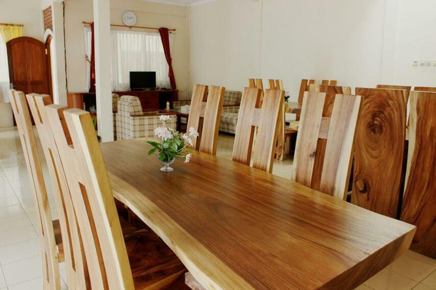 Amerta Giri Guest House Wonosobo Kültér fotó